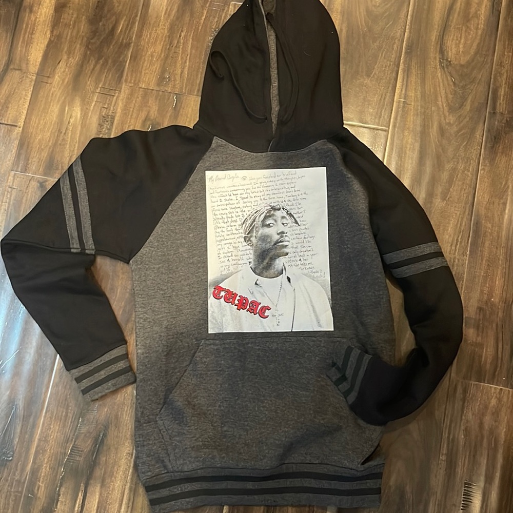 Tupac sweater